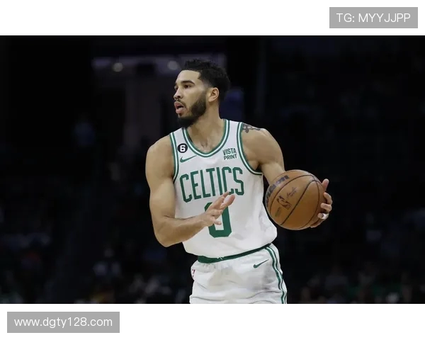 杰森塔图姆如何在NBA赛场上展现超凡实力与领导能力